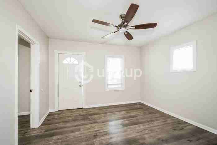 4324 Potomac St - Photo 5 of 17