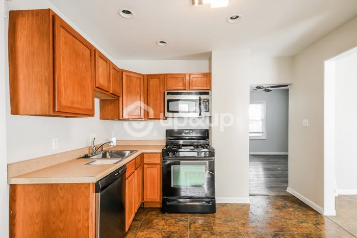 4324 Potomac St - Photo 7 of 17