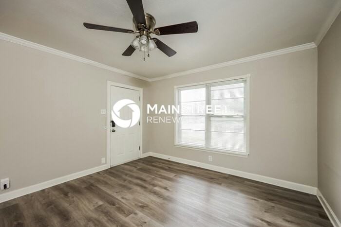 351 E Amber St - Photo 3 of 15