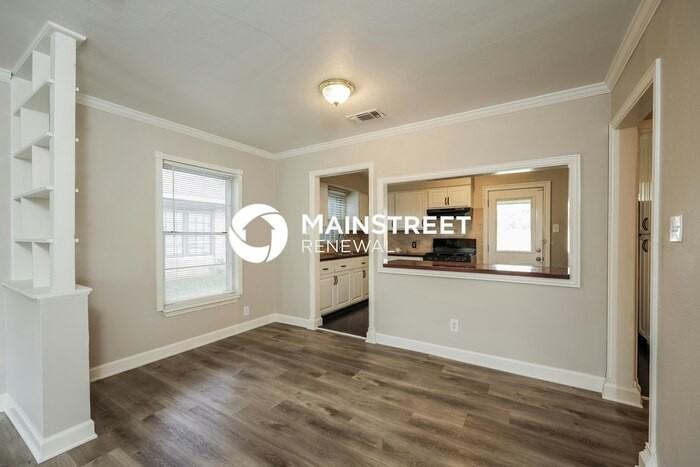 351 E Amber St - Photo 5 of 15