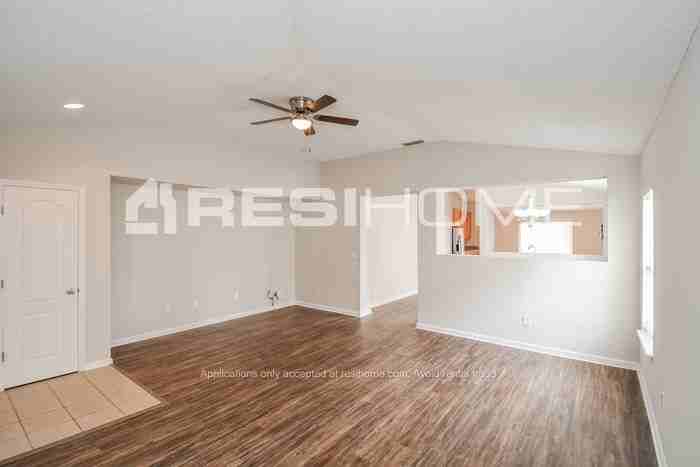 76270 Deerwood Dr - Photo 7 of 24