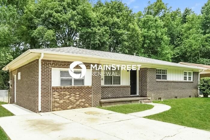 690 Brooksdale Dr - Photo 3 of 16