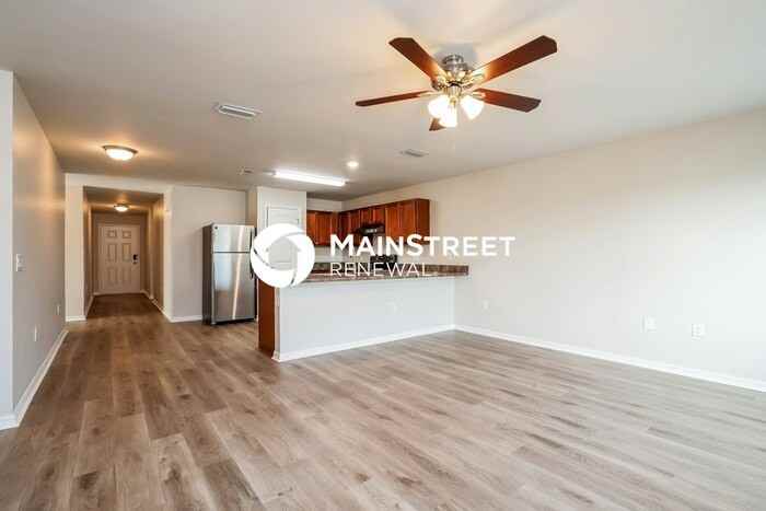 2043 Nw 1st St - Photo 4 of 16