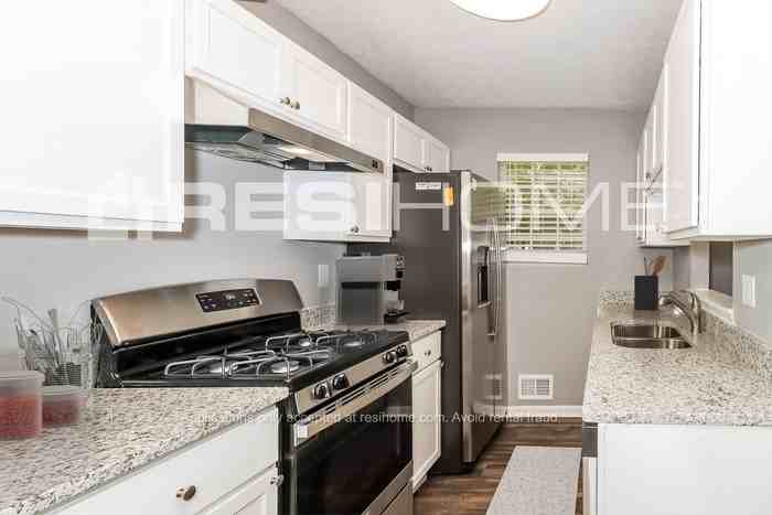 403 River Chase Dr - Photo 2 of 22