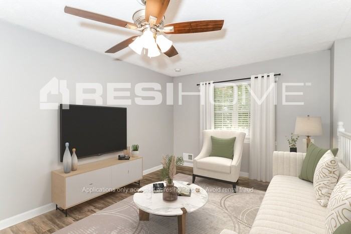 403 River Chase Dr - Photo 5 of 22