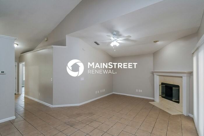 579 Charles Pinckney St - Photo 5 of 16