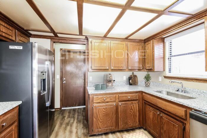 8340 Nw 109th Ter - Photo 2 of 17