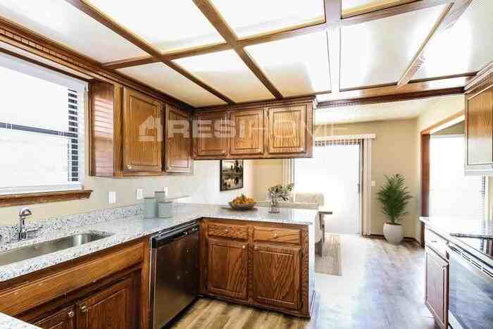 8340 Nw 109th Ter - Photo 3 of 17