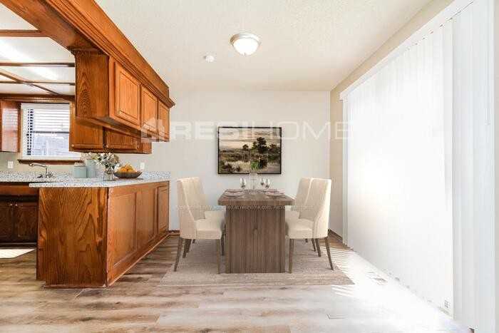 8340 Nw 109th Ter - Photo 4 of 17