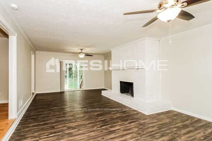 6195 Cowan Mill Rd - Photo 3 of 25