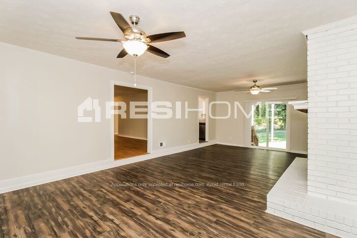 6195 Cowan Mill Rd - Photo 4 of 25