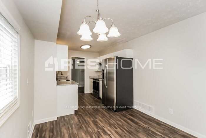 6195 Cowan Mill Rd - Photo 6 of 25