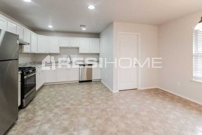 3705 Sw 44th St - Photo 4 of 23