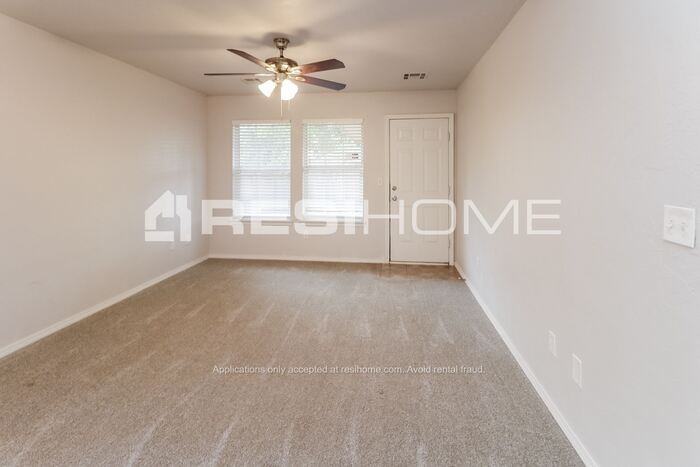 3705 Sw 44th St - Photo 5 of 23