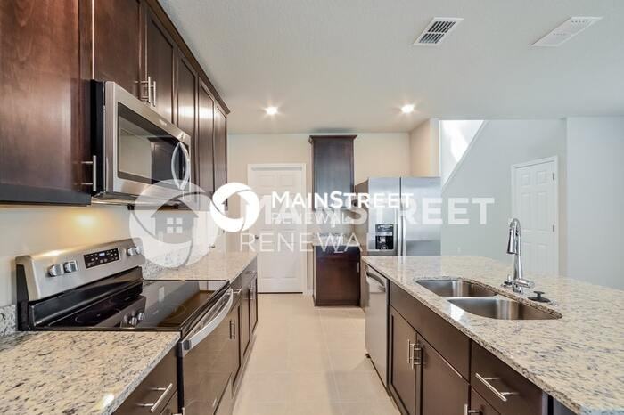 5265 Luke Hammock St - Photo 7 of 17