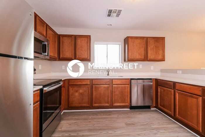 12814 W Pershing St - Photo 6 of 17