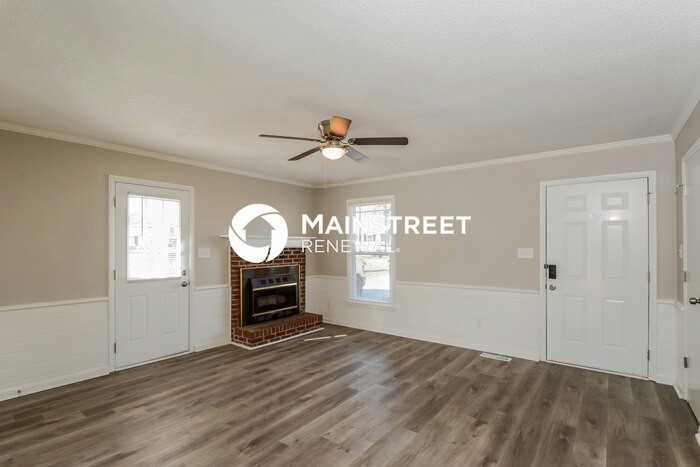 413 Cardinal Dr - Photo 3 of 16