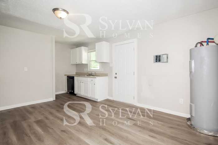 2031 S Pine Dr - Photo 6 of 16