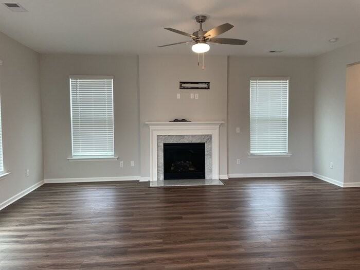 2903 Siebold Dr - Photo 7 of 36