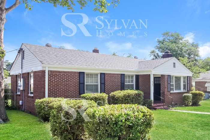 2424 Paxton St - Photo 3 of 16