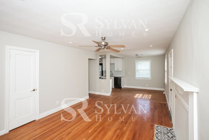 2424 Paxton St - Photo 4 of 16