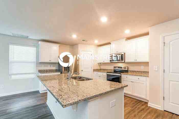 364 Gourd St - Photo 7 of 17