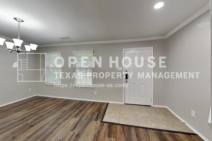 13204 Settlers Trl - Photo 4 of 23