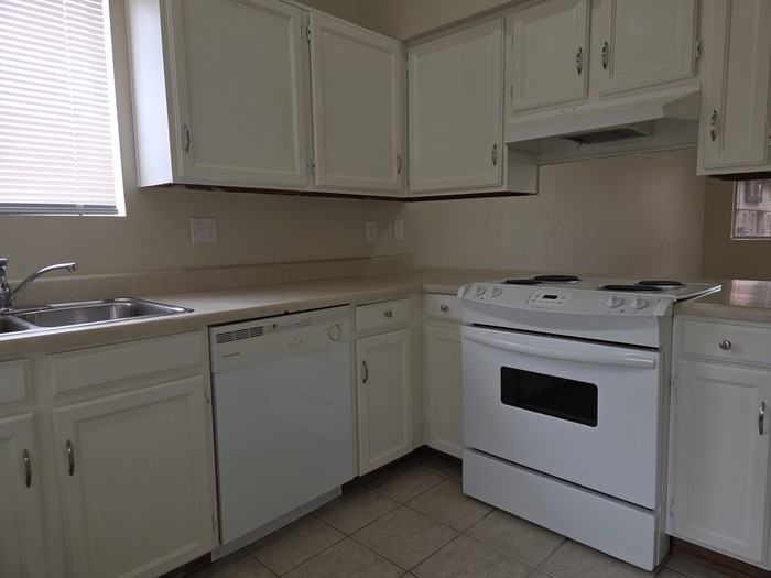 6238 E Greenway Cir #1 - Photo 5 of 10