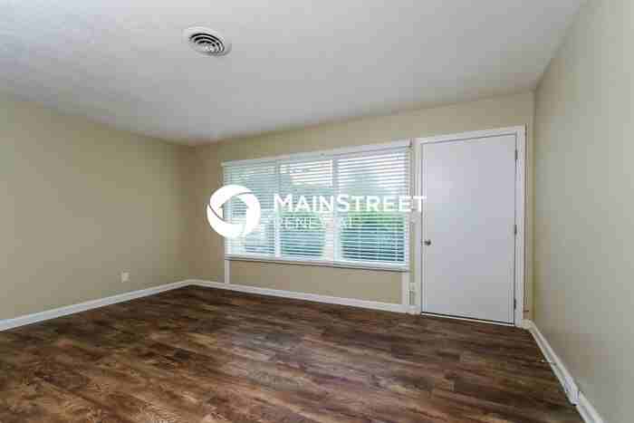 9905 Ponder Ln - Photo 4 of 16