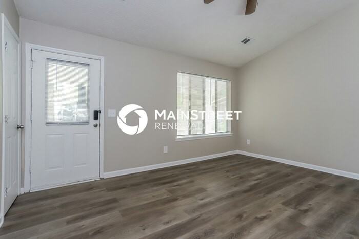 8415 N Pond Ct - Photo 4 of 16