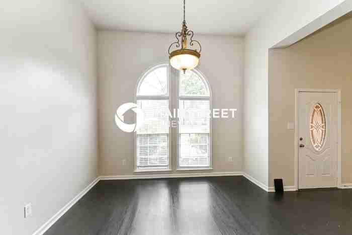 4227 Old Forest Rd - Photo 7 of 16