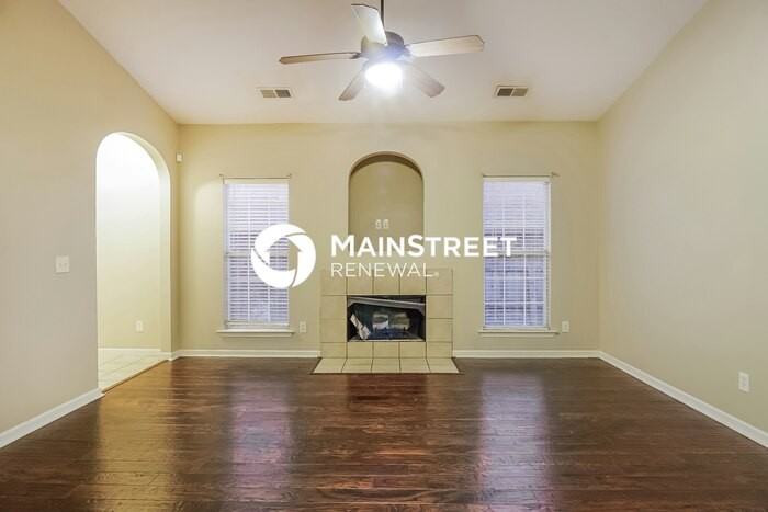 4737 Longmeadow Dr - Photo 5 of 15