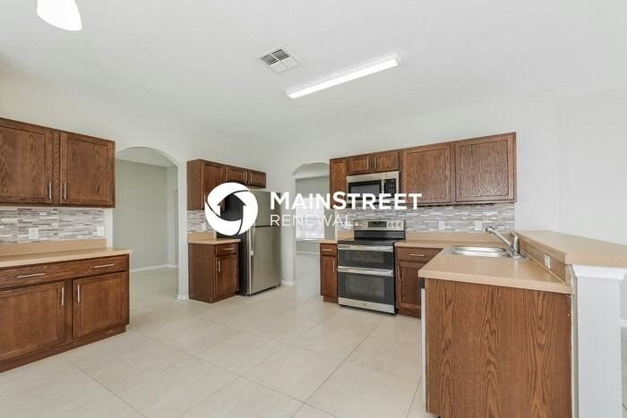 133 Carlisle Ct - Photo 6 of 17