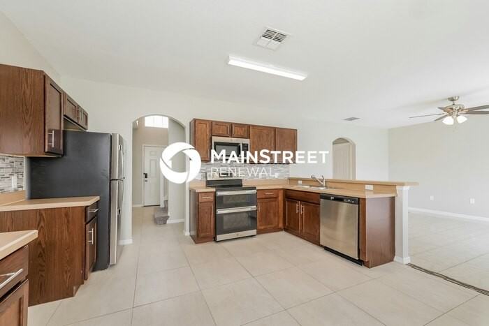 133 Carlisle Ct - Photo 7 of 17