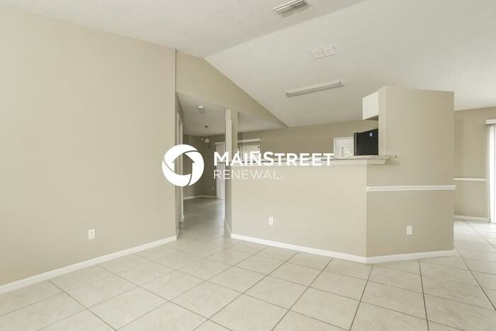 557 Oak Branch Cir - Photo 3 of 16