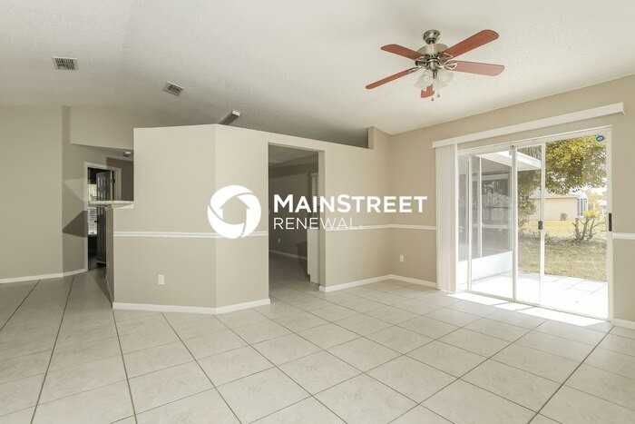 557 Oak Branch Cir - Photo 4 of 16