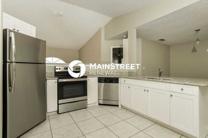 557 Oak Branch Cir - Photo 6 of 16