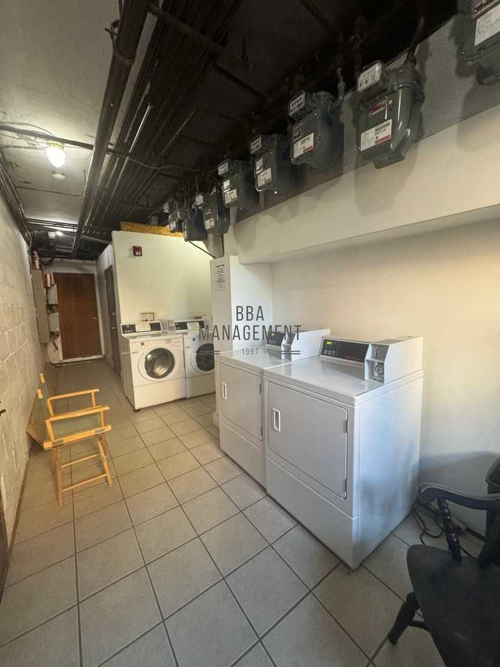 98 Strathmore Rd #1B - Photo 7 of 10