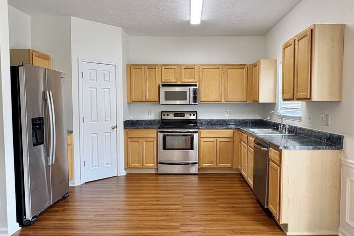 3800 Dandridge Way - Photo 2 of 22