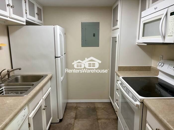 8225 Fairmount Dr #3-204 - Photo 3 of 15