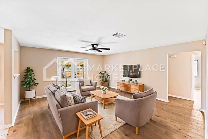 1804 Easton Dr - Photo 5 of 32