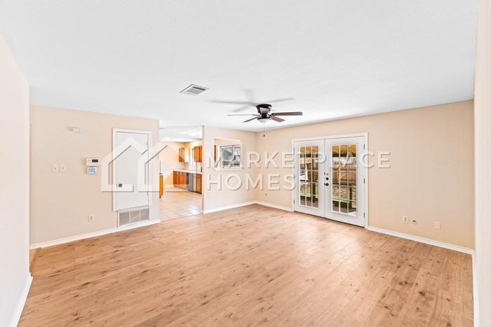 1804 Easton Dr - Photo 6 of 32