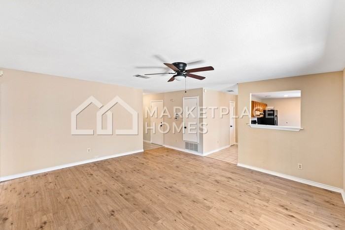 1804 Easton Dr - Photo 7 of 32