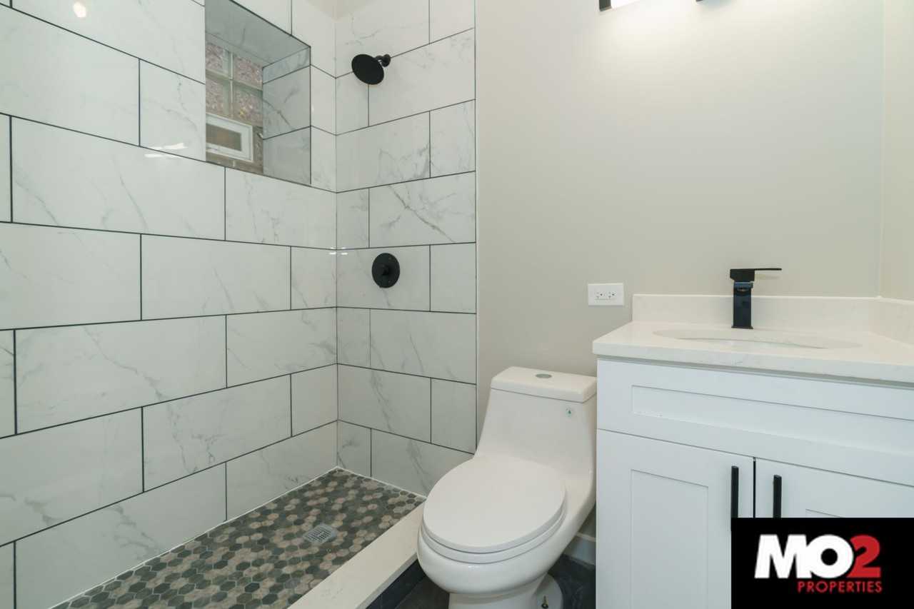 1649 N Paulina St #2F - Photo 5 of 11