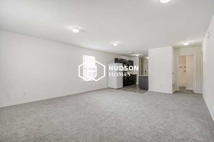 1107 Hemphill St - Photo 4 of 14