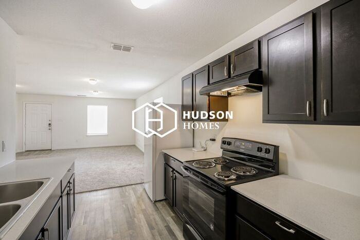 1107 Hemphill St - Photo 6 of 14