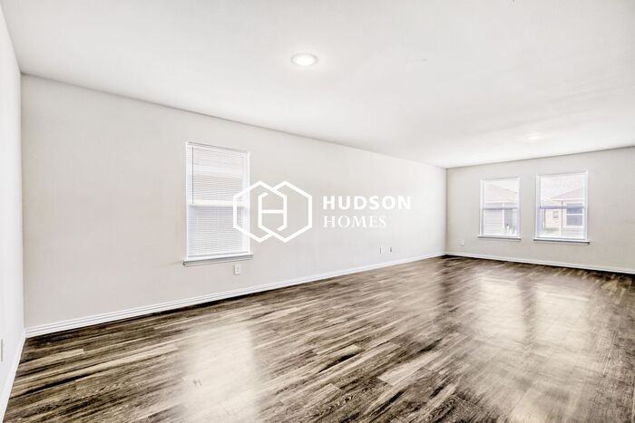 425 Shorty St - Photo 4 of 14