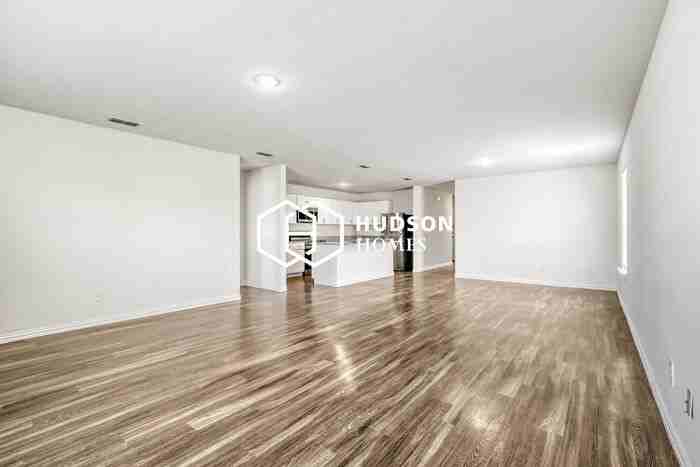 425 Shorty St - Photo 5 of 14