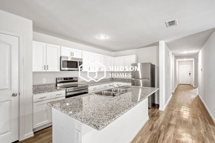 425 Shorty St - Photo 6 of 14