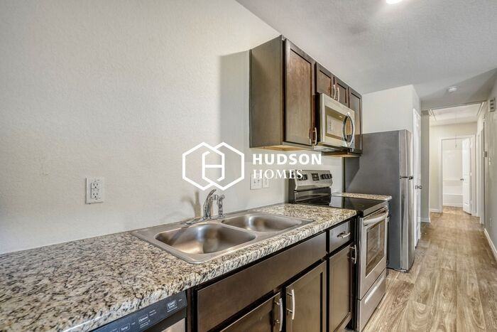 4615 Redbud St #B - Photo 7 of 14